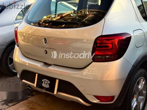 رينو سانديرو 2022 فضي مستعملة للبيع - 8