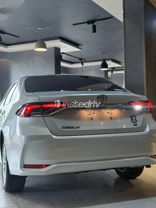 تويوتا كورولا 2024 أبيض جديدة للبيع - 6