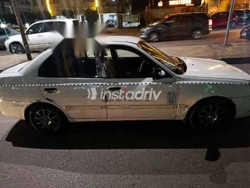 هيونداي فيرنا 2013 أبيض مستعملة للبيع - 2