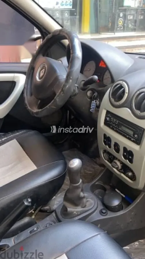 رينو لوجان 2012 رمادي مستعملة للبيع - 4