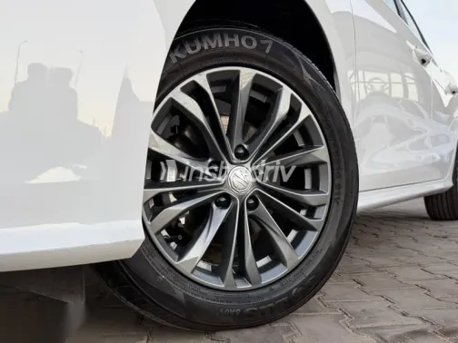 ام جى 5 2025 أبيض جديدة للبيع - 5