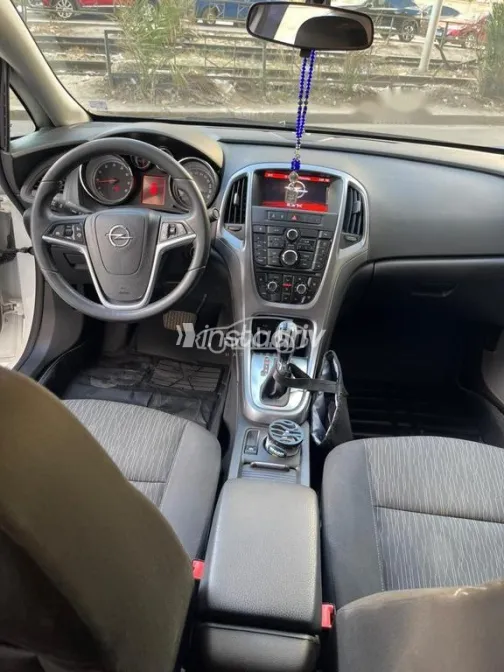 اوبل أسترا 2020 أبيض مستعملة للبيع - 3