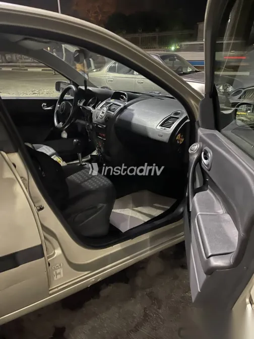 رينو ميجان 2008 ذهبي مستعملة للبيع - 4