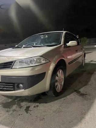 رينو ميجان 2008 ذهبي مستعملة للبيع