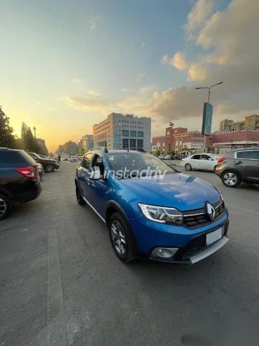رينو سانديرو 2019 أزرق غامق مستعملة للبيع - 2