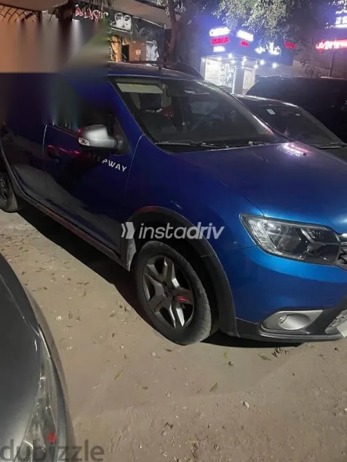 رينو سانديرو 2019 أزرق غامق مستعملة للبيع - 3