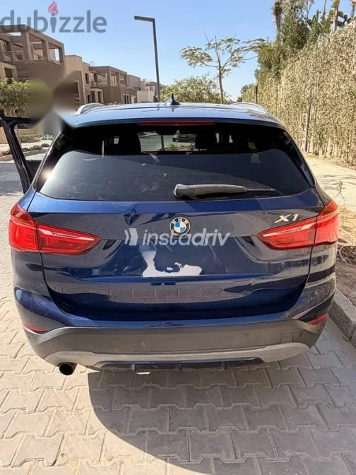 بي ام دبليو X1 2016 أزرق غامق مستعملة للبيع - 1