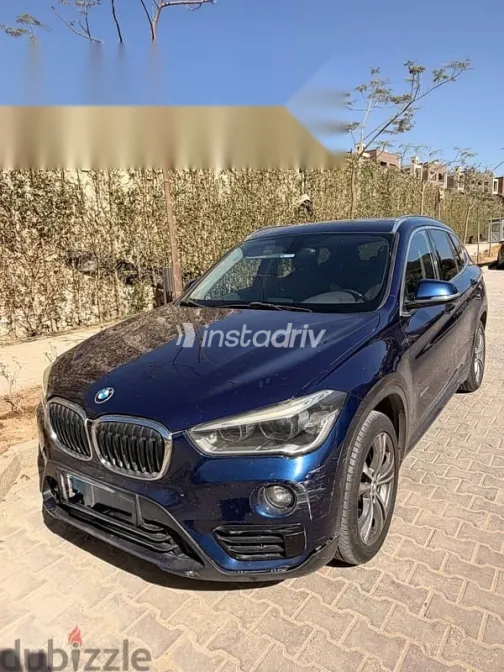 بي ام دبليو X1 2016 أزرق غامق مستعملة للبيع - 2
