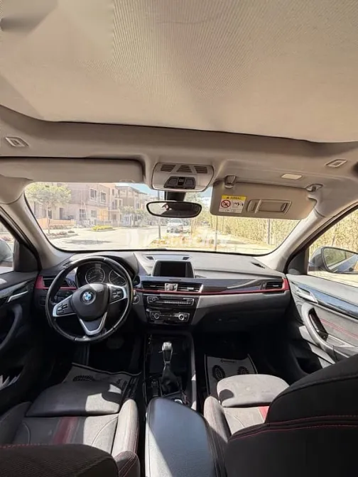 بي ام دبليو X1 2016 أزرق غامق مستعملة للبيع - 3