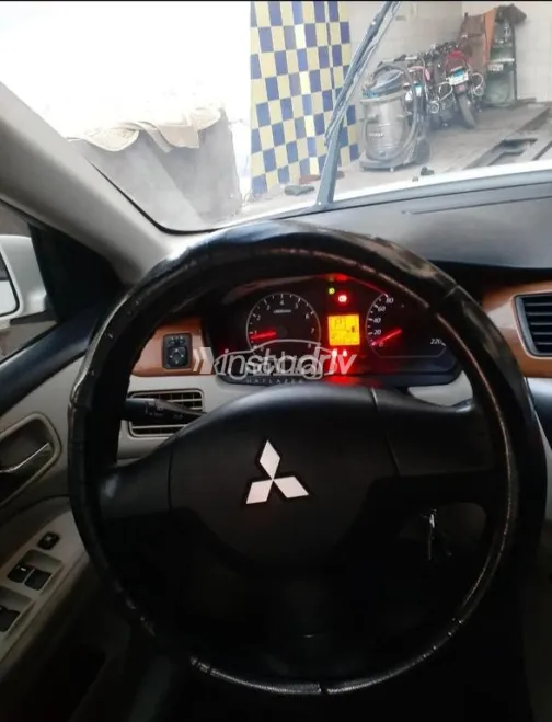 ميتسوبيشي لانسر بومة 2014 أبيض مستعملة للبيع - 5