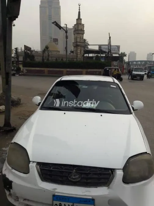 هيونداي فيرنا 2013 أبيض مستعملة للبيع - 1