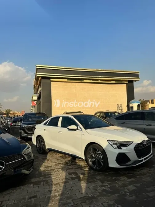 اودي A3 2025 أبيض جديدة للبيع - 5