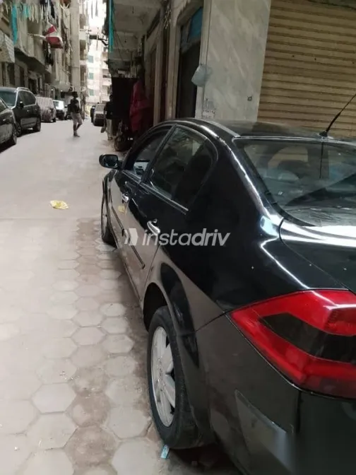 رينو ميجان 2005 أسود مستعملة للبيع - 2