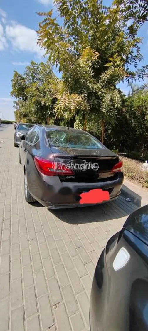 Opel Astra 2013 Mocha Used for Sale - 3