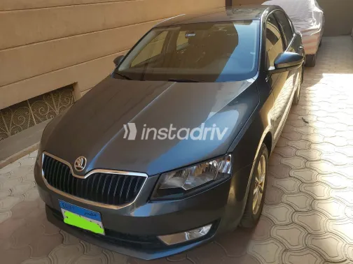 سكودا اوكتافيا A7 2016 أبيض مستعملة للبيع - 5