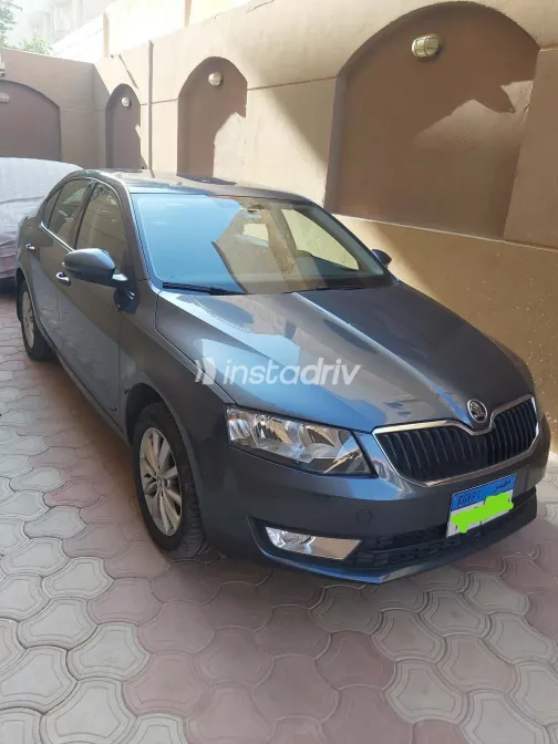 سكودا اوكتافيا A7 2016 أبيض مستعملة للبيع - 6