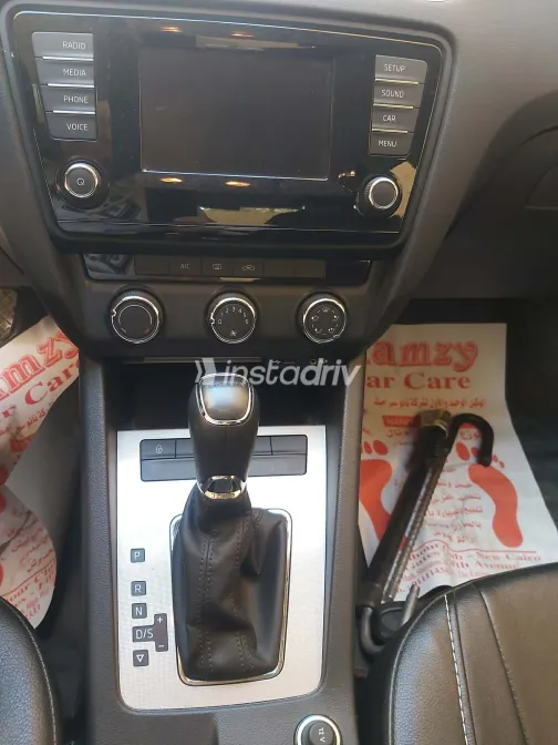 سكودا اوكتافيا A7 2016 أبيض مستعملة للبيع - 7