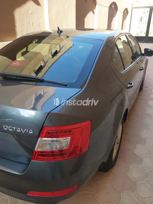 سكودا اوكتافيا A7 2016 أبيض مستعملة للبيع - 10