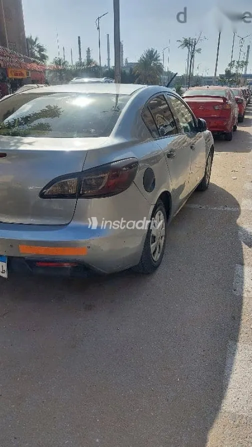 مازدا 3 2010 فضي مستعملة للبيع - 1