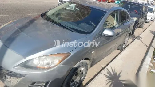 مازدا 3 2010 فضي مستعملة للبيع - 2