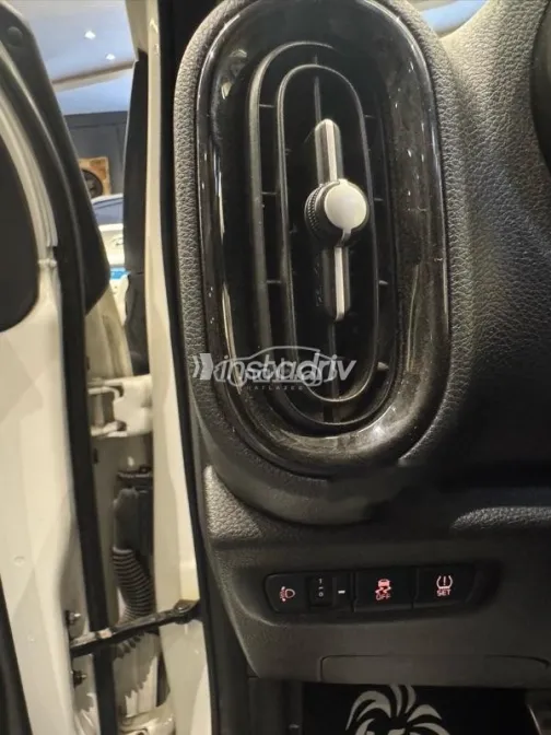 Kia Picanto 2021 White Used for Sale - 1