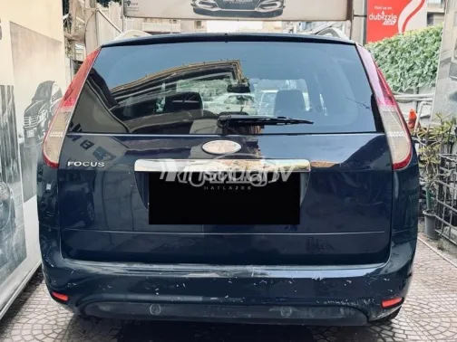 فورد فوكس 2009 أزرق غامق مستعملة للبيع - 3