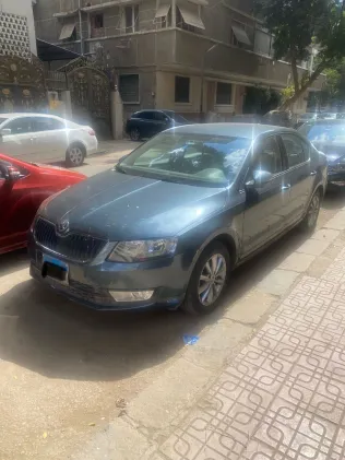 سكودا اوكتافيا 2016 أبيض مستعملة للبيع