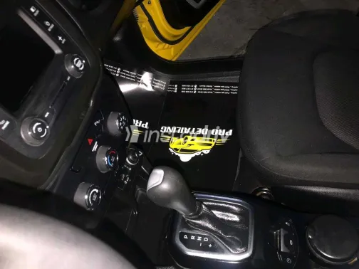 جيب رينيجيد 2018 أبيض مستعملة للبيع - 1