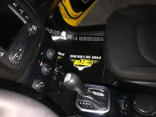 جيب رينيجيد 2018 أبيض مستعملة للبيع