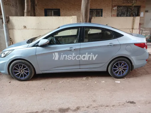 هيونداي اكسنت RB 2014 أبيض مستعملة للبيع - 1