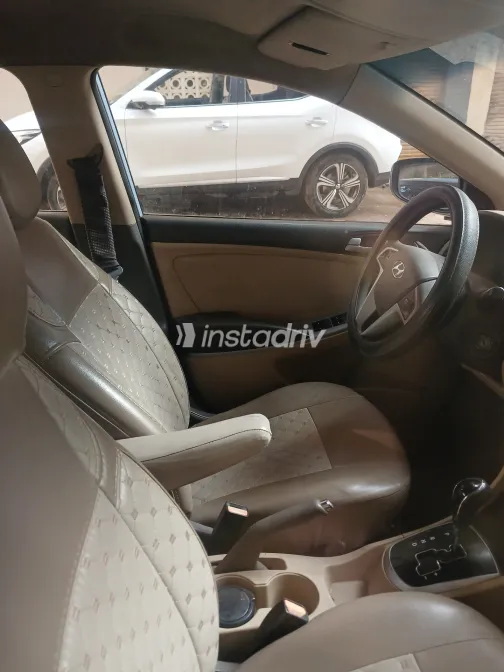 هيونداي اكسنت RB 2014 أبيض مستعملة للبيع - 3