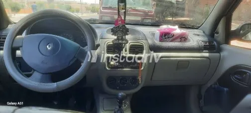 رينو كليو 2003 ذهبي مستعملة للبيع - 1