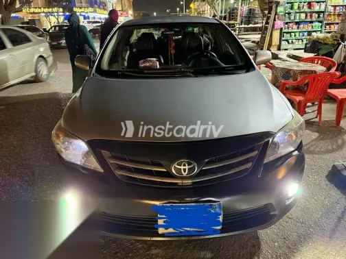 تويوتا كورولا 2013 رمادي مستعملة للبيع - 3