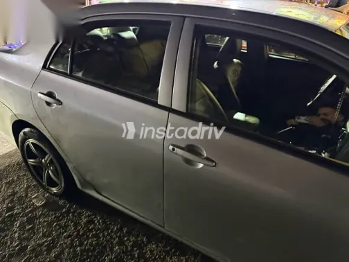 تويوتا كورولا 2013 رمادي مستعملة للبيع - 4