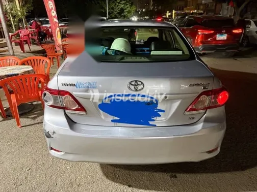 تويوتا كورولا 2013 رمادي مستعملة للبيع - 6