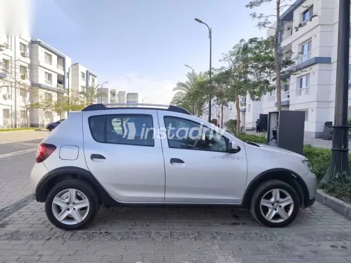 رينو سانديرو 2016 فضي مستعملة للبيع - 6