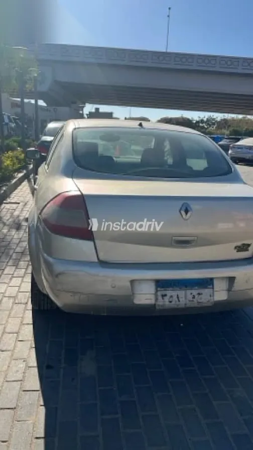 رينو ميجان 2008 ذهبي مستعملة للبيع - 4