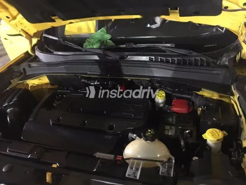 جيب رينيجيد 2018 أصفر مستعملة للبيع - 1