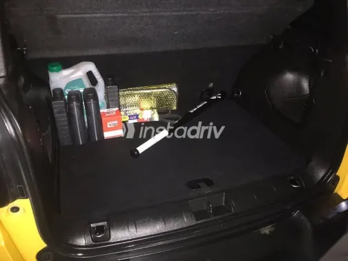 جيب رينيجيد 2018 أصفر مستعملة للبيع - 3