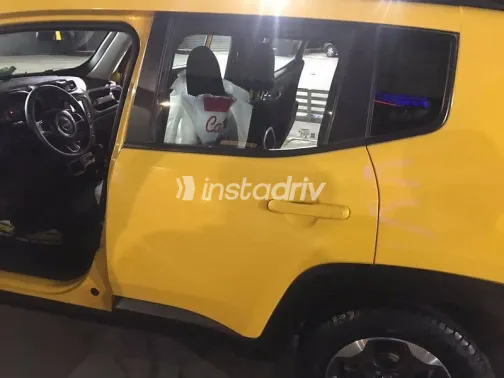 جيب رينيجيد 2018 أصفر مستعملة للبيع - 4