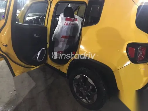 جيب رينيجيد 2018 أصفر مستعملة للبيع - 5