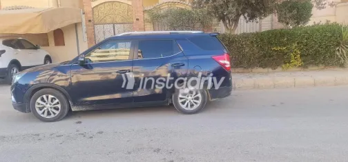 Ssang Yong Tivoli XLV 2020 Dark Blue Used for Sale - 3