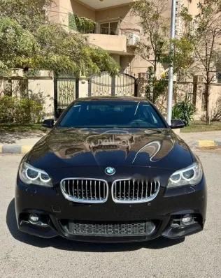 بي ام دبليو 520 2017 أسود مستعملة للبيع