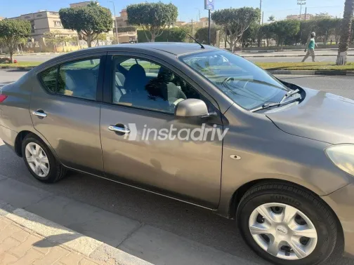 نيسان صنى 2014 برونزي مستعملة للبيع - 3