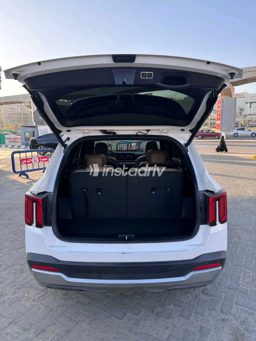 كيا سورينتو 2024 أبيض مستعملة للبيع - 10