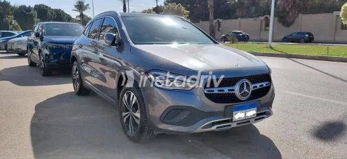 مرسيدس GLA 200 2022 أبيض مستعملة للبيع - 2