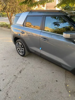 سانج يونج توريس 2025 أبيض مستعملة للبيع