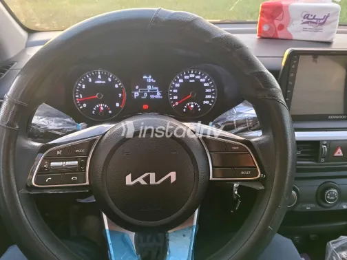 كيا جراند سيراتو 2022 أبيض مستعملة للبيع - 1