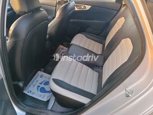 كيا جراند سيراتو 2022 أبيض مستعملة للبيع - 5