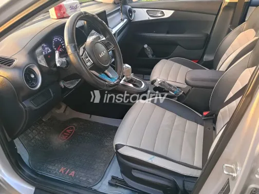 كيا جراند سيراتو 2022 أبيض مستعملة للبيع - 10